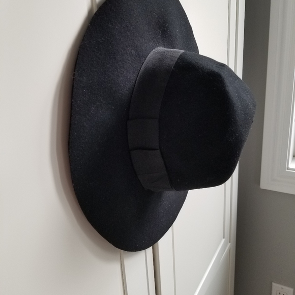 Wool hat - Picture 2 of 2